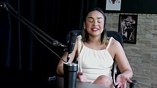 does nands ninfetinha enjoy bisexual men in sex?