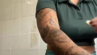 I love flashing my swollen pussy 😍