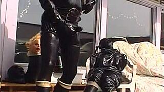 2003roxinaretrorubberoxshinyhorny150403xxl wmv