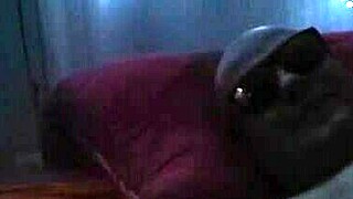 amateurs mutually masturbate in homemade setting