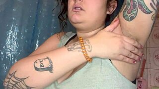 Imagine licking the sweat and cream from my armpits, it's so hot and fetishy!