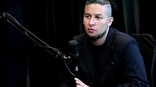 Women exploring more training hands for sex 😏