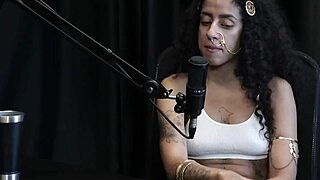 Gosta De Sentir Pau Entrando Cobrava Por Paciencia Fotos Peladas Tocava Siririca Prostituicao Pra Quem Gosta De Gente - Bibi Hourani Watch On Sheer Red