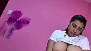 seducing with big ass for big cock fuck and delicious pussy 😘