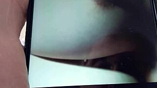 my wife gives me a handyshow 😏