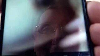 my wife gives me a handyshow 😏