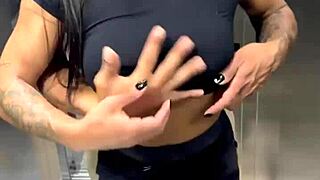 dei pro boy no elevador do prédio - amador 😏