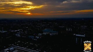 Amy Et Stella Se Partagent Une Bonne Bite