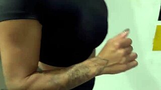 dei pro boy no elevador do prédio - amador 😏