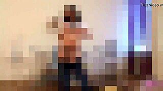 Watch Me Play With Pussy In Skinny Jeans