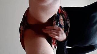 Brunette with Tight Pussy Cums