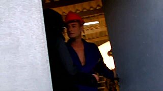 La Bella Bruna Vogliosa Di Sesso Anale Si Fa Scopare Il Culo Nel Cantiere