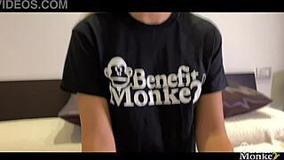 Shona River shares experiences then masturbates 😏