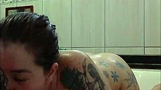 Fuck in the bath with cum in mouth!