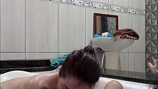 Fuck in the bath with cum in mouth!