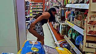 Venezuelan Hotwife Flashing Big Ass In Medellin Supermarket