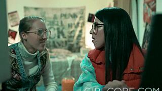 girlcore nerdy lesbians blinded by science & hot virtual milf?