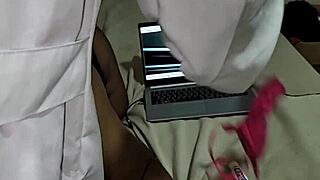 Vamos Brincar De Médico Ginecologista Usa Câmera Dentro Da Buceta Da Paciente E Fode Gozando Sua Grande Buceta