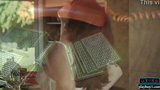 i'm sexy milf kenna vanessa dressd in lingeri and stockins strippin nakd