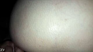 se la meto por el culito y sufre con este anal intenso