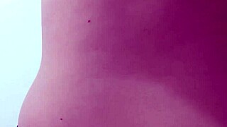 Conversando e se arrumando para trabalhar