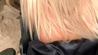 mulher presenteia marido com inteada loirinha sex toy