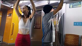 Novinha Sendo Encoxada E Fudida No Transporte Publico Trem