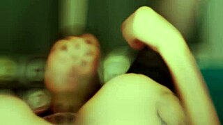 je rappelle que pour les abos chaque semaine une sextape devient gratuite