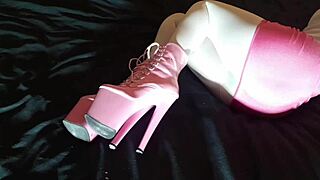 Laura Xxx Model In Sexy Heels And Pantyhose