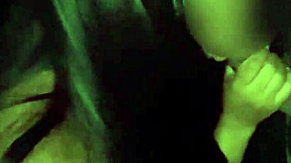 Esposa Roçando O Pau Do Negão Na Buceta Sem Camisinha No Glory Hole Da Casa De Swing