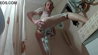 Lanatuls anal slut whore gets fast hard assfucking mancunt pussy with shampoo bottle in bathtub