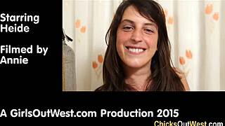 An Aussie amateur brunette explores her body solo with toys in high definition.