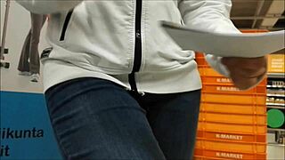 Hidden cam captures tight jeans on amateur