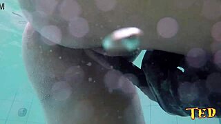 Dando Uma Na Piscina Com Atriz Novata Alice Lemes