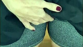 Choosing Hot Gym Outfits For Karina And Lucas