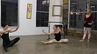 Hot 3some lesbian group sex