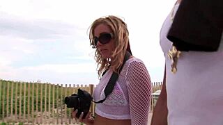 amateur couple shares homemade orgasm in wet pussy fun 😏