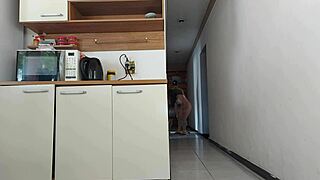 sexo arriscado enquanto meu marido estava no banho transei com amigo dele quase fomos pego