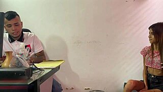 jefe se folla a joven universitaria que pide una oportunidad de trabajo historia completa 💼