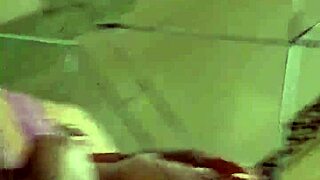 Morena Culona MONTANDO VERGA