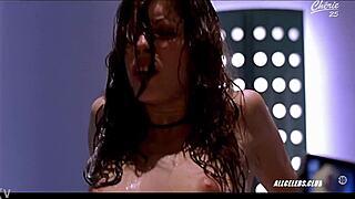 lou doillon topless in embrassez qui vous voudrez 2002