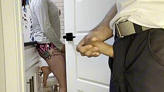 Dickflash Bigmax8inch Girlfriend Fucks The Plumber And Drains His Pipe In Her Mouth 😏