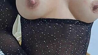 intriguing solo show with surprising effects from colombian amateur