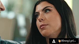 Mommys Girl - Pretty Gal Ritchies Apology to Overlooked Stepmom Sophia Locke Sparks Sexual Tension