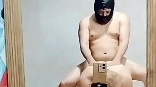 Cogemos frente al espejo con la caliente de mi mujer