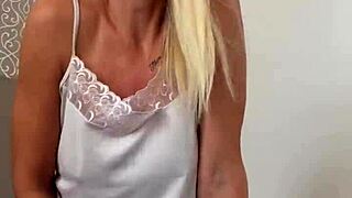 hey, check out this update from alineflavio, a cute blonde with big pussy lips in close up homemade vid