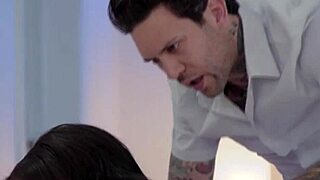 big tit client enjoys masseur's deep massage