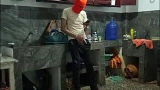 Curvy Latina Shakes Ass Without Touching