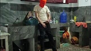 Curvy Latina Shakes Ass Without Touching