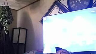 Goldielox sulu külotunda oyuncaklarla solo mastürbasyon anlatıyor